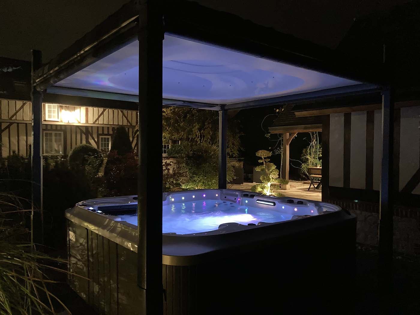 Madame Rainette - jacuzzi de nuit